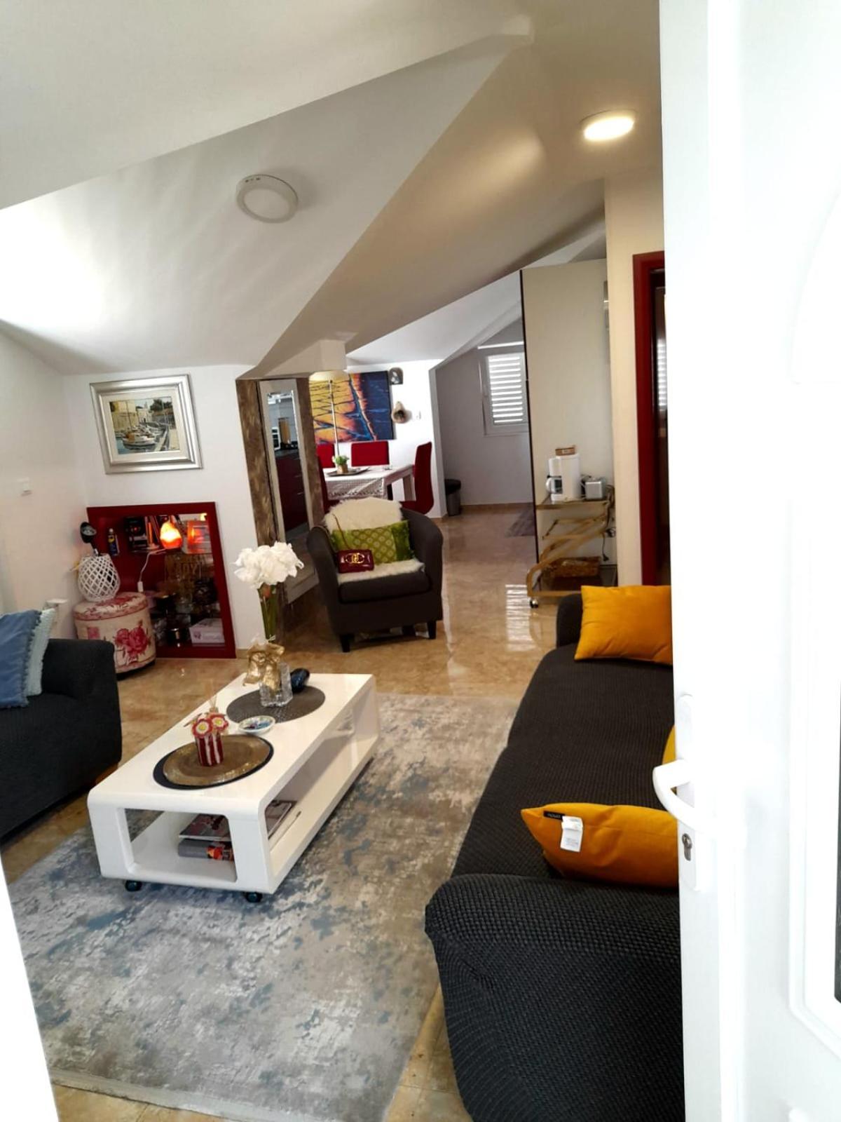 Apartments Marcus & Pascal Шибеник Экстерьер фото